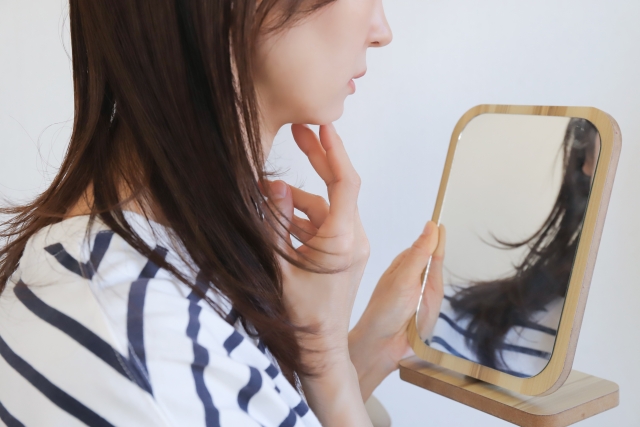 アートメイクのダウンタイムはいつまで続く？過ごし方とセルフケアを解説